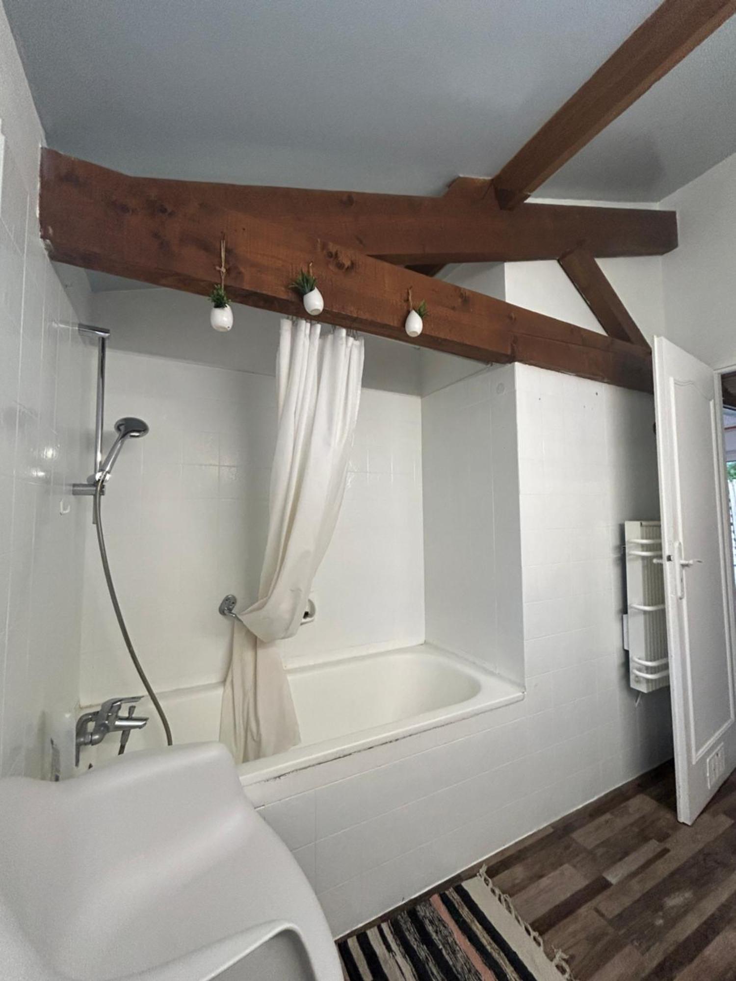 Maisonnette 2 A 4 Pers- Jardin Privatif Cloture- Calme- Stationnement Gratuit- Pau Ouest Billere