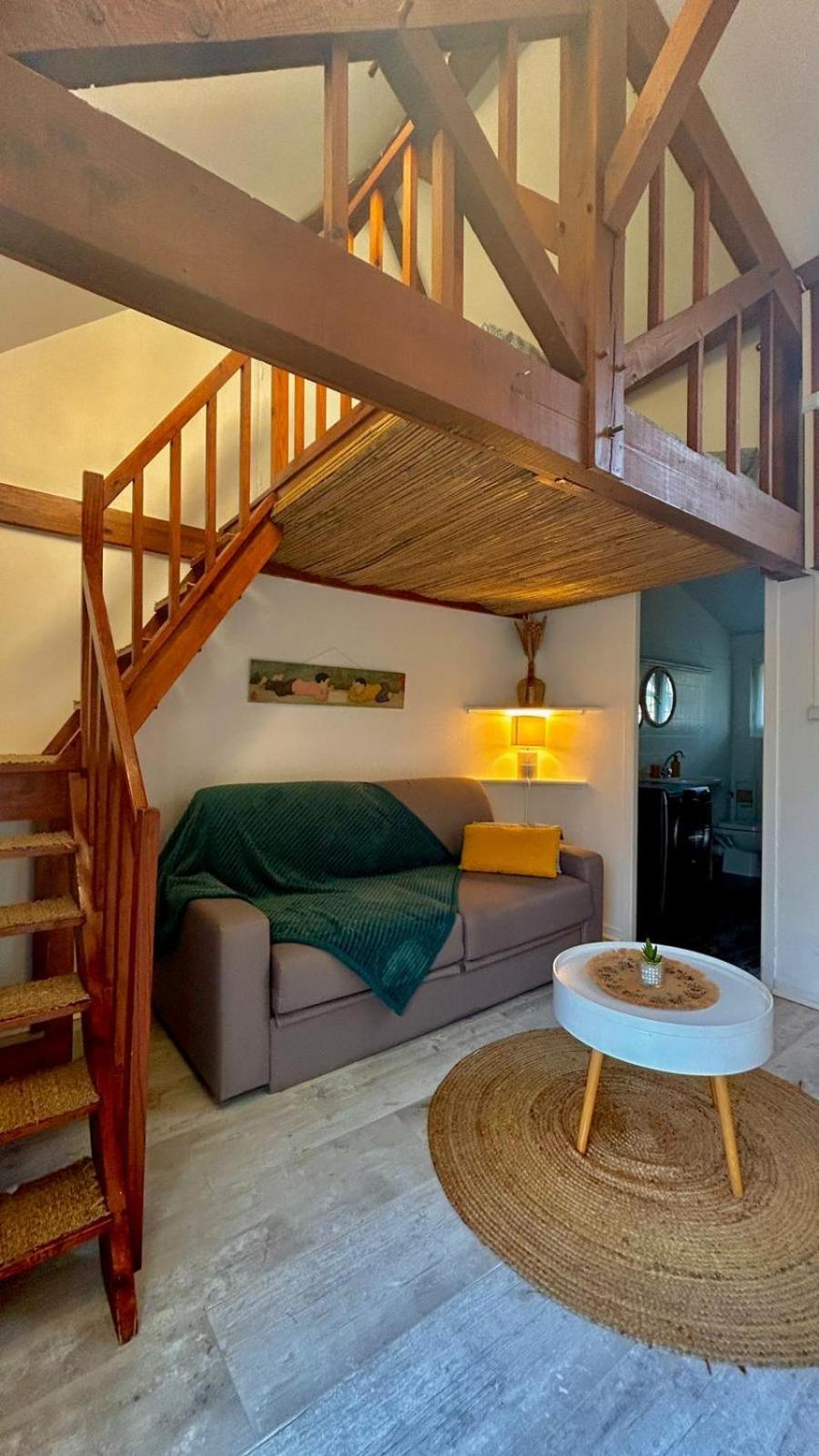 Maisonnette 2 A 4 Pers- Jardin Privatif Cloture- Calme- Stationnement Gratuit- Pau Ouest Apartment