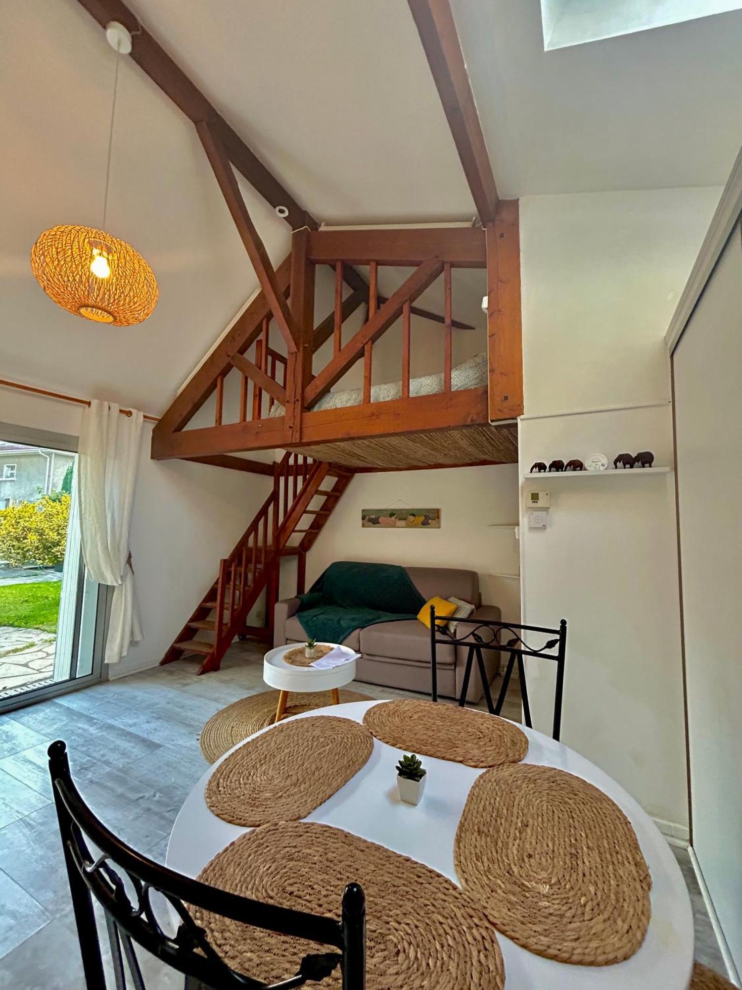 Maisonnette 2 A 4 Pers- Jardin Privatif Cloture- Calme- Stationnement Gratuit- Pau Ouest * Billere